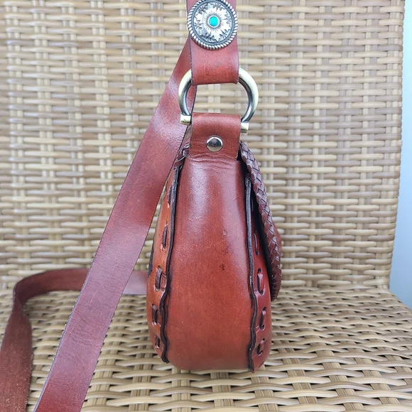 Handcrafted Brown Leather Crossbody Bag Beaded Embossed Humming Bird Design - Picture 10 of 16